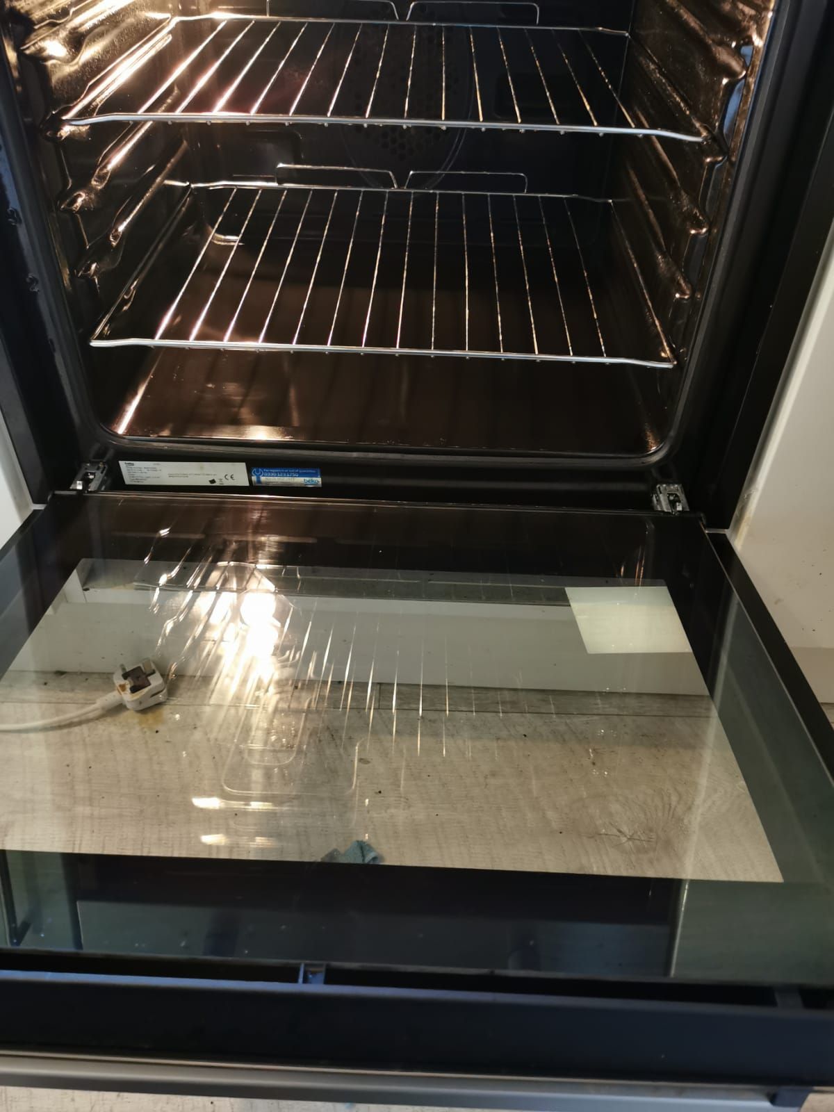 Single Oven after professional oven cleaning